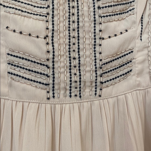 Elegant Light Pink Sleeveless Beaded Dress - Picture 5 of 6